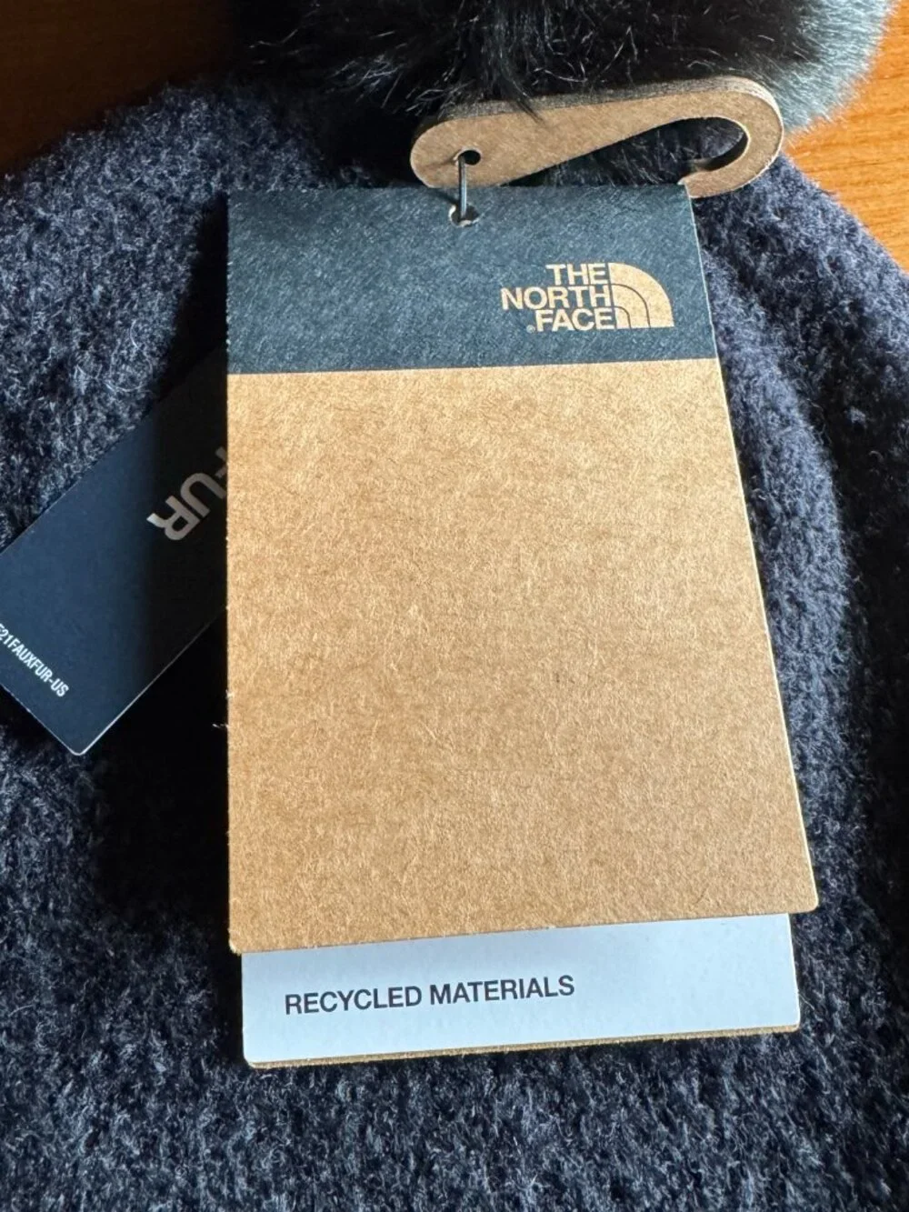 NWT The North Face Black City Plush Beanie in One Size Fits All